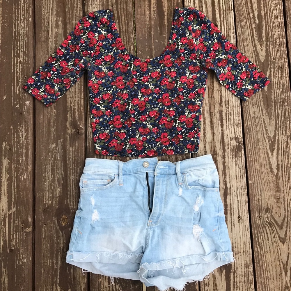 Hollister • Crop top